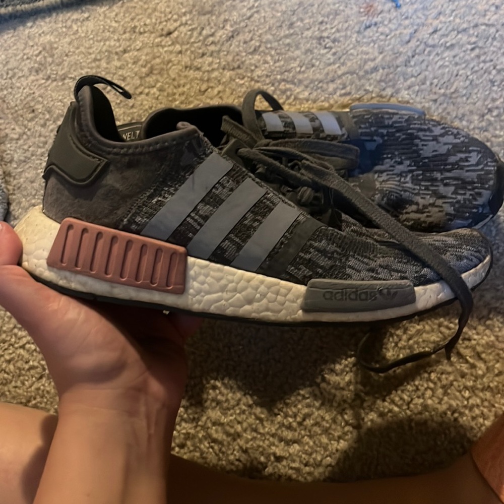 Adidas 7.5 shoes